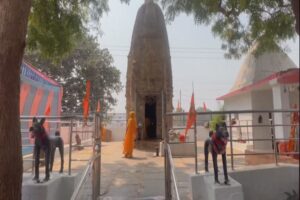 कुकुर मंदिर